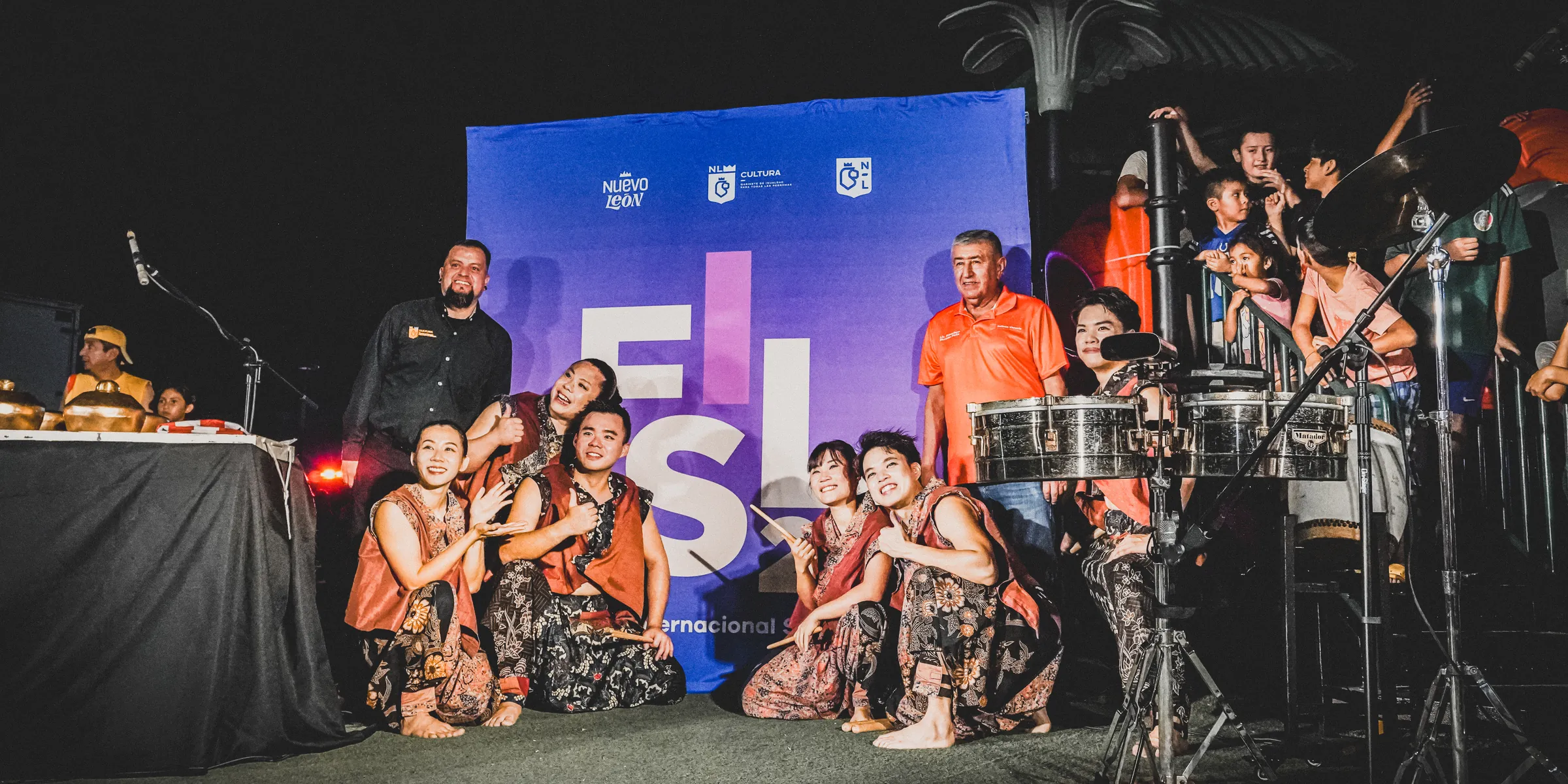 Foto de grupo con los organizadores del festival