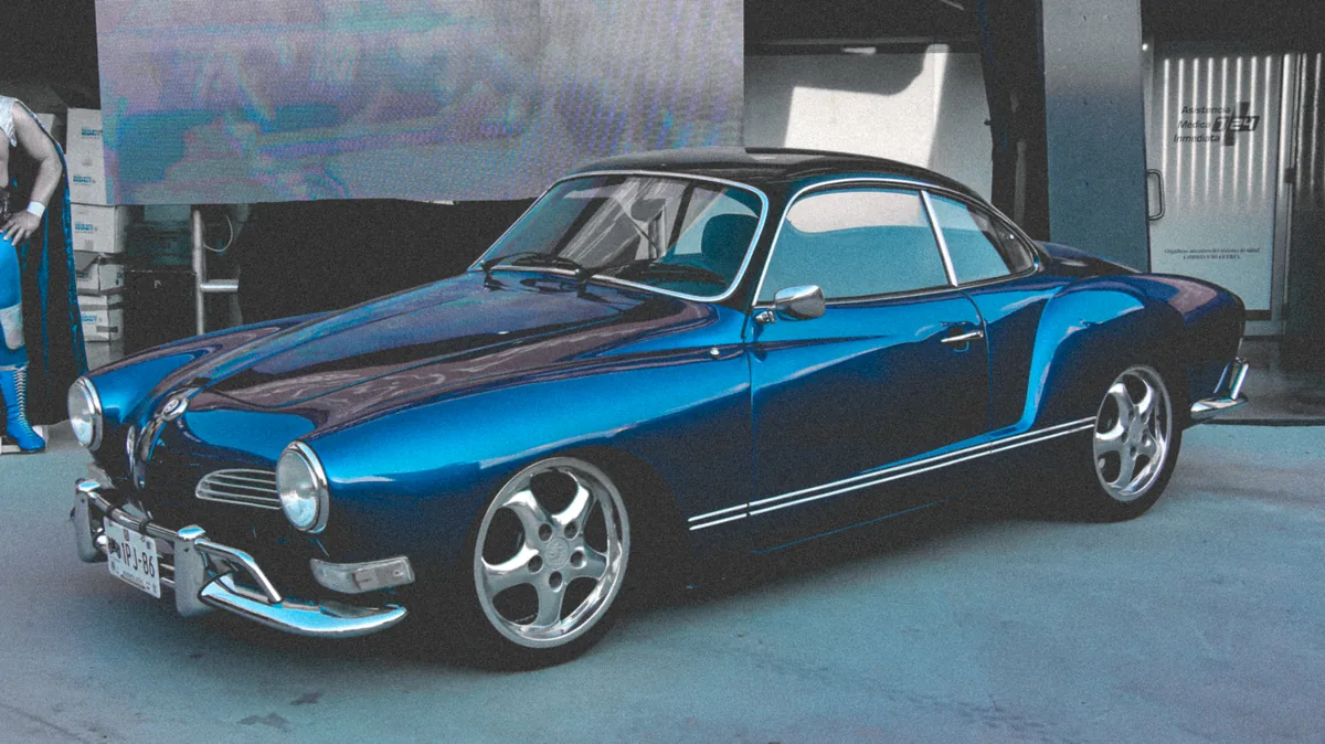 Karmann Ghia — Azul clásico